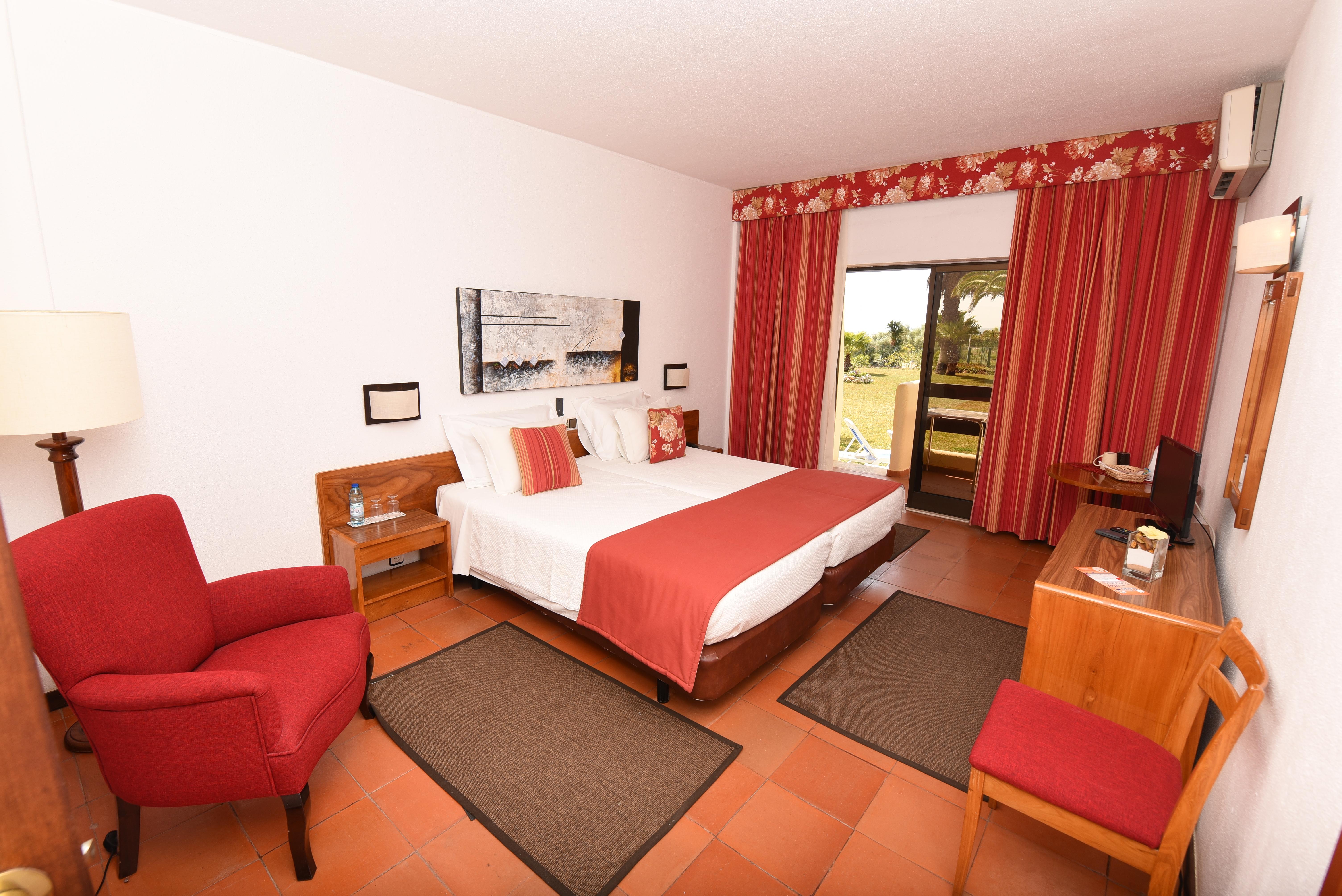 Praia Da Lota Resort - Beachfront Hotel Manta Rota Exterior photo
